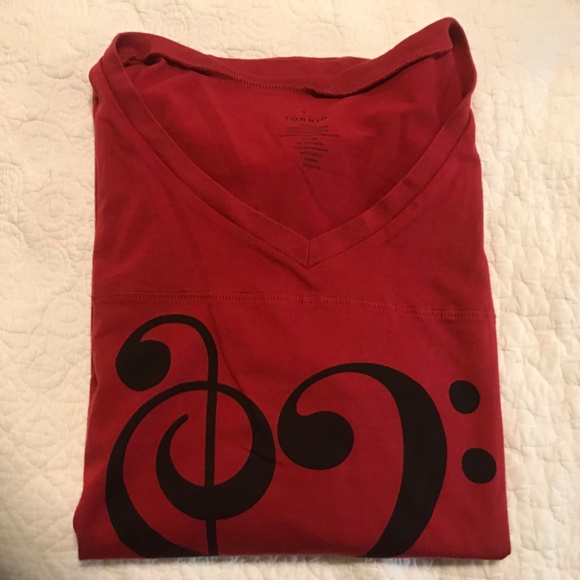 Torrid red short sleeve v-neck t-shirt with music note heart (3X) - Picture 12 of 12